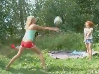 Volleyball vixens jap jashtë treshe marrjenëgojë