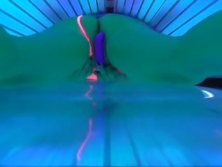 HIDDEN CAM CAUGHT damsel MASTURBATE AT SUNBED