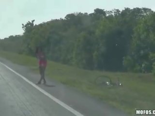 Hitchhiker jovem grávida nadia capri público sexo