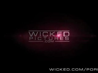 Wicked - Smoking super Lesbian Orgy