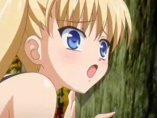 Blond divinity l'anime obtient pilé