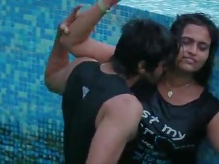 南 インディアン デジ bhabhi stupendous ロマンス アット 水泳 プール - ヒンディー語 ホット ショート movie-2016