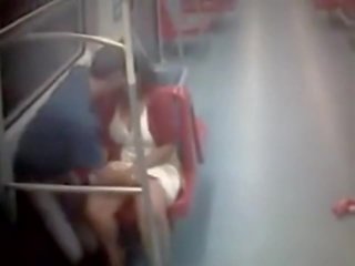 Cuplu prins futand în the metro
