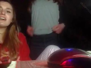[periscope] اثنان الفتيات لعب جبهة حدبة
