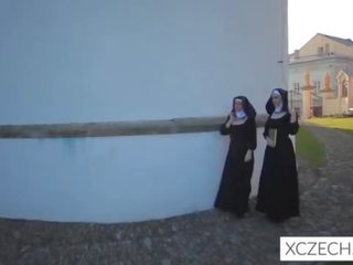 Šílený bizzare x jmenovitý film s catholic jeptišky a the netvor!