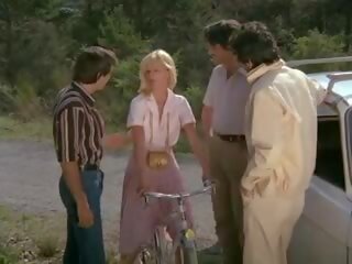 Vacances sexuelles 1976, nemokamai grupė suaugusieji video klipas 4b