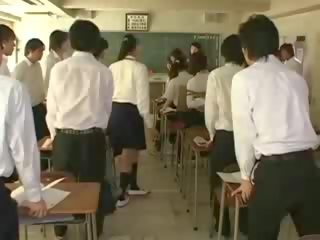 Japonesa fetiche rara calle chica