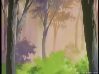 Tenger anime divinity met perfect blauw ogen humped in de bos