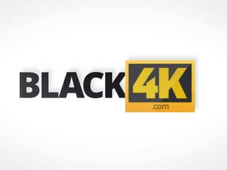 Black4k. страхотен соло действие на черни мъж и бял принцеса