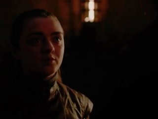 Maisie williams/arya stark likainen elokuva kohtaus sisään peliä of valtaistuimia kausi 8 episodi 2